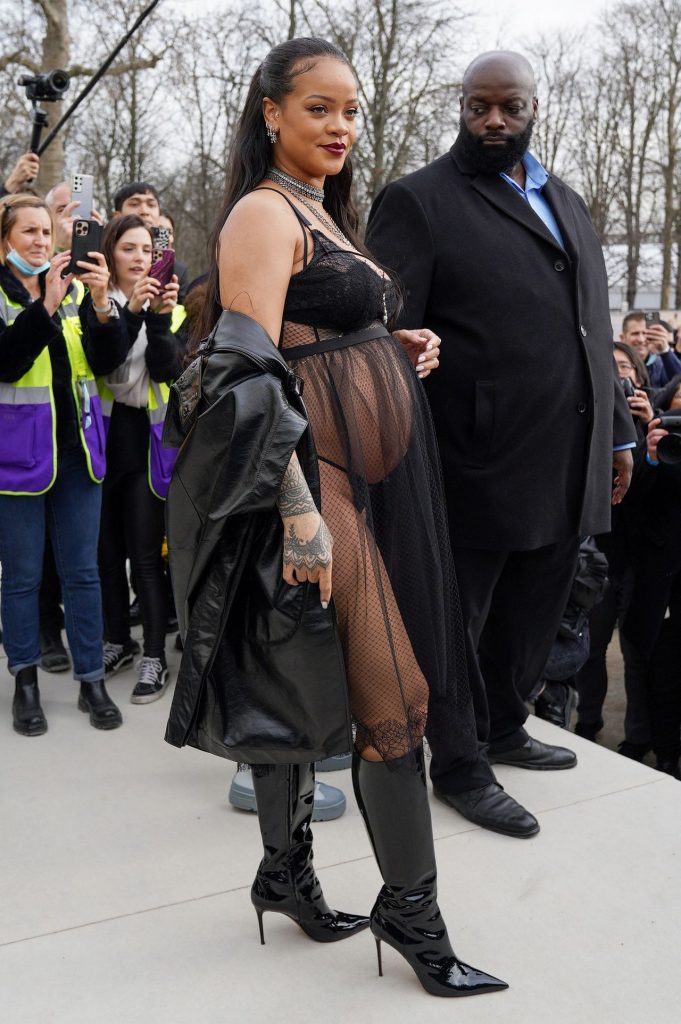 Rihanna in maternity dress